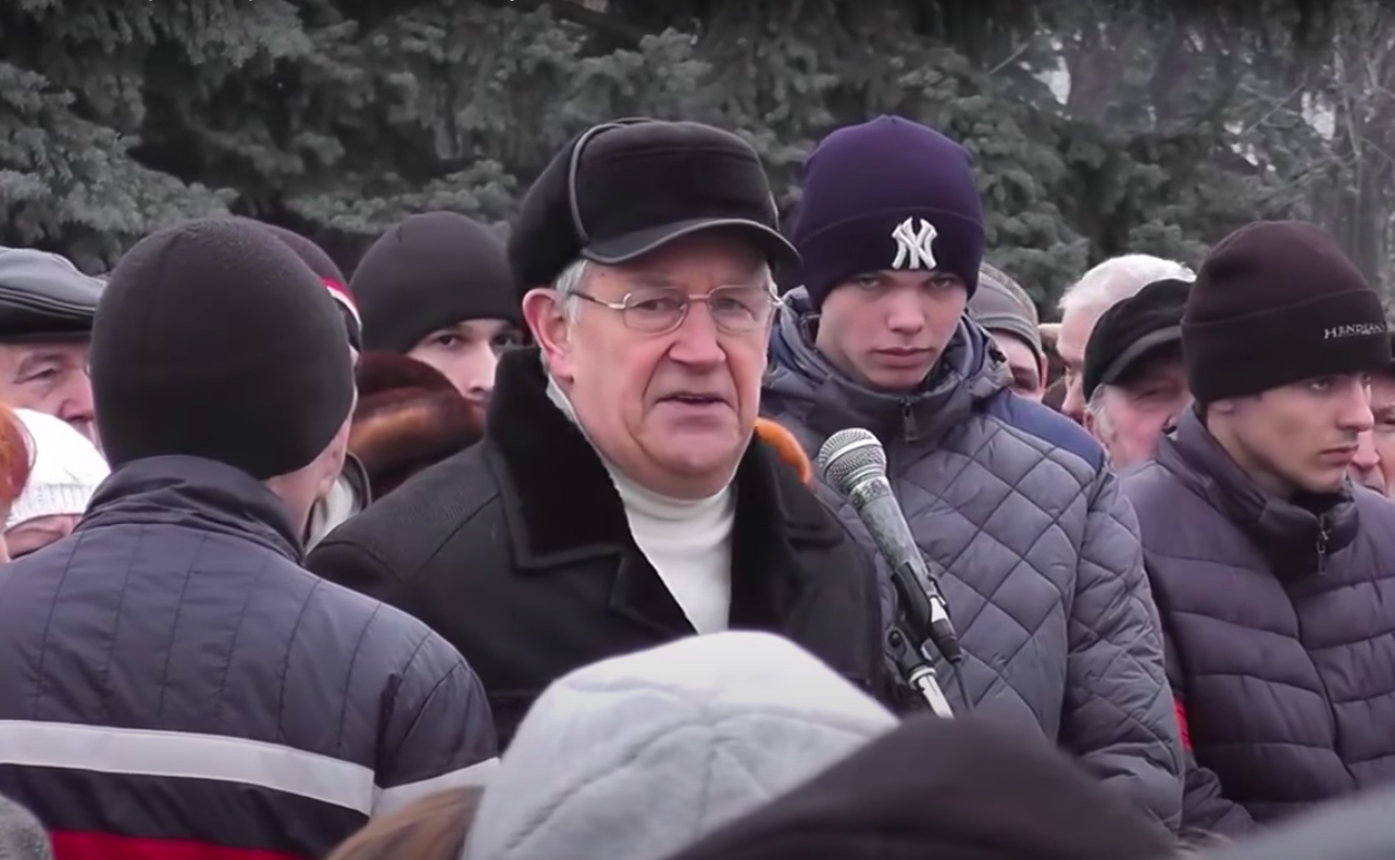 Виктор Панков выступает на пророссийском митинге в марте 2014 года (фото - скриншот видео)