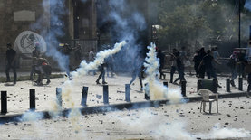 Протесты в Бейруте. Митингующих выгнали из МИД - они захватили другие ведомства