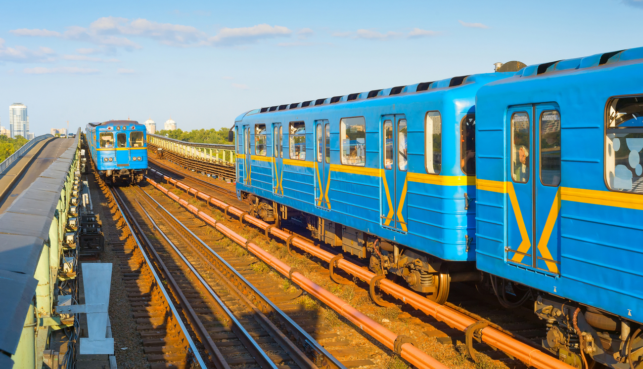 Бізнес-тиждень: транспорт – 20 грн, конкурент monobank – в Україні та $13 млрд за Grammarly