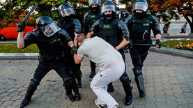 В Беларуси онлайн-трансляцию госТВ прервали роликами об избиениях протестующих: видео