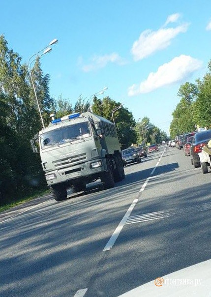 СМИ: Военная техника без номеров едет по России в сторону Беларуси – фото