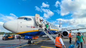 Ryanair сократил 17 маршрутов из Украины на январь 2022 года — но…