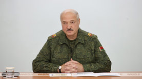 Лукашенко заявил о "серьезном шевелении войск НАТО у границ", в альянсе ему ответили