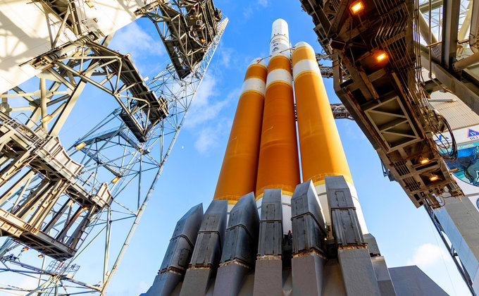 Тяжелая ракета Delta IV Heavy со спутником-шпионом США не взлетела: старт отложили – видео