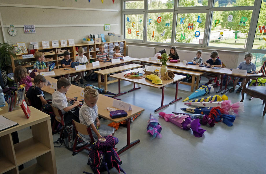 Ваши дети опять в украинской школе. Как учились оффлайн в Дании, Японии, Германии и Китае