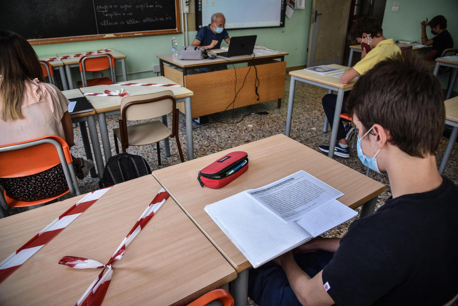 Ваши дети опять в украинской школе. Как учились оффлайн в Дании, Японии, Германии и Китае - Фото
