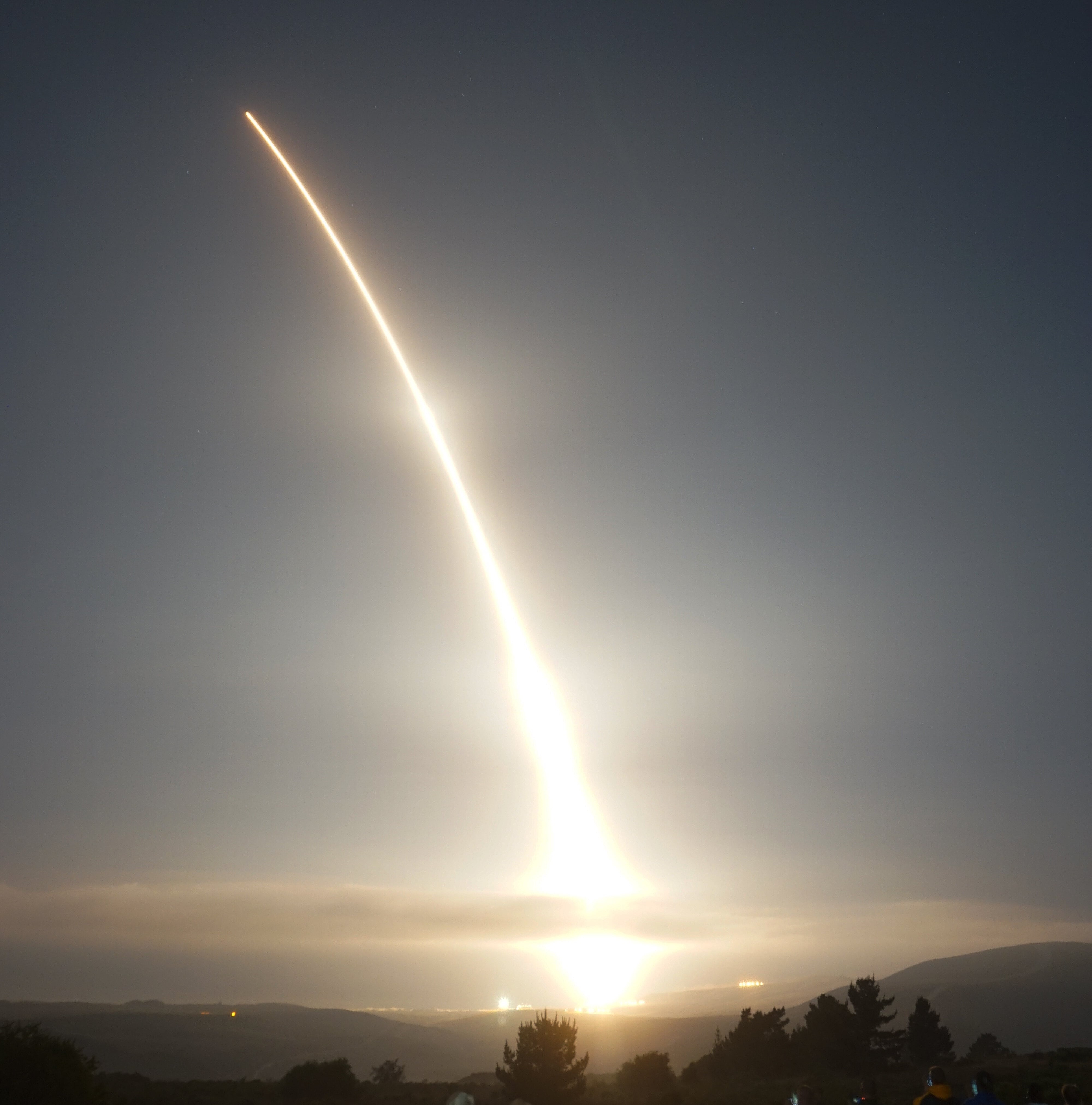 США испытали межконтинентальную ракету Minuteman III – видео запуска  
