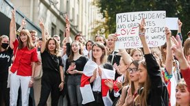 В Минске протестуют студенты: их брутально задерживают неизвестные в масках – видео