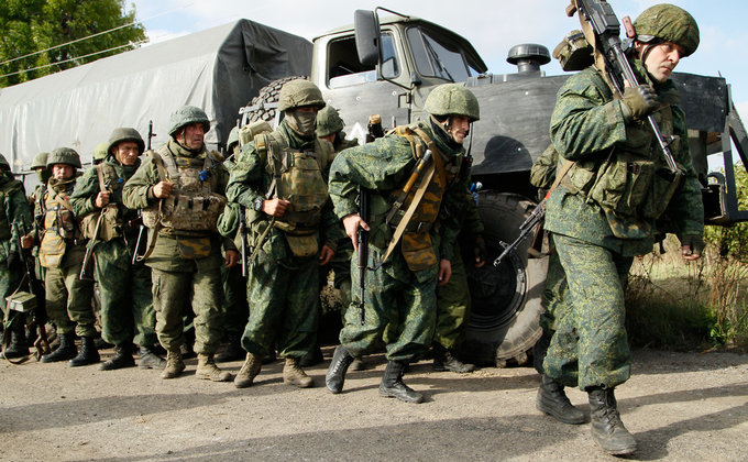 В оккупированной Горловке произошли взрывы: погибли 12 военных из России – журналист