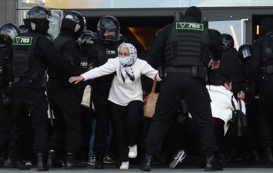 Задержания в Минске (Фото: STR/EPA)