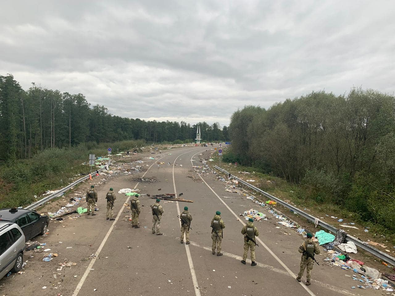 Тут були хасиди. Україна просить Білорусь прибрати сміття, що залишилося: фото