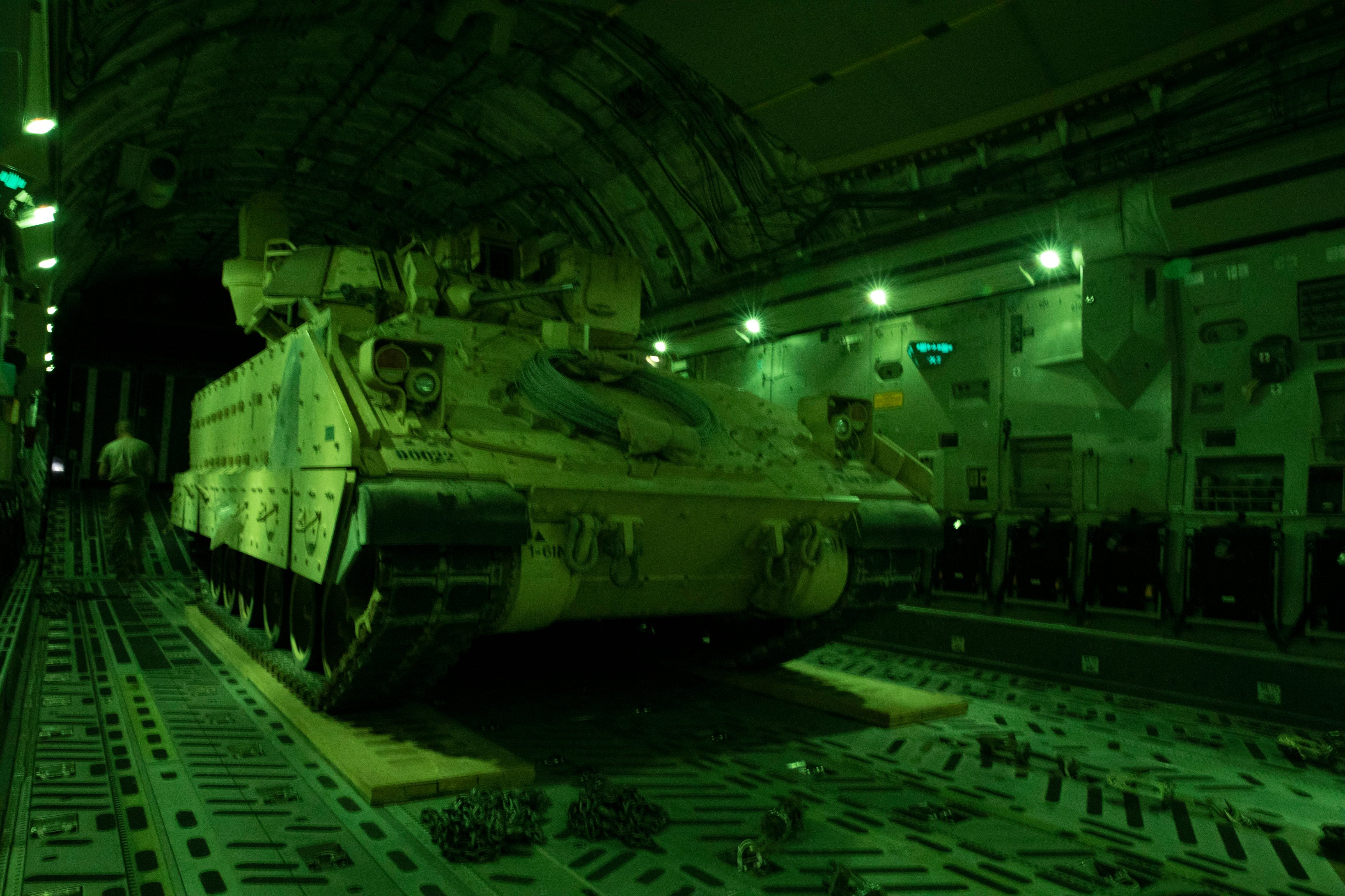 Боевая машина Bradley (Фото: Inherent Resolve)