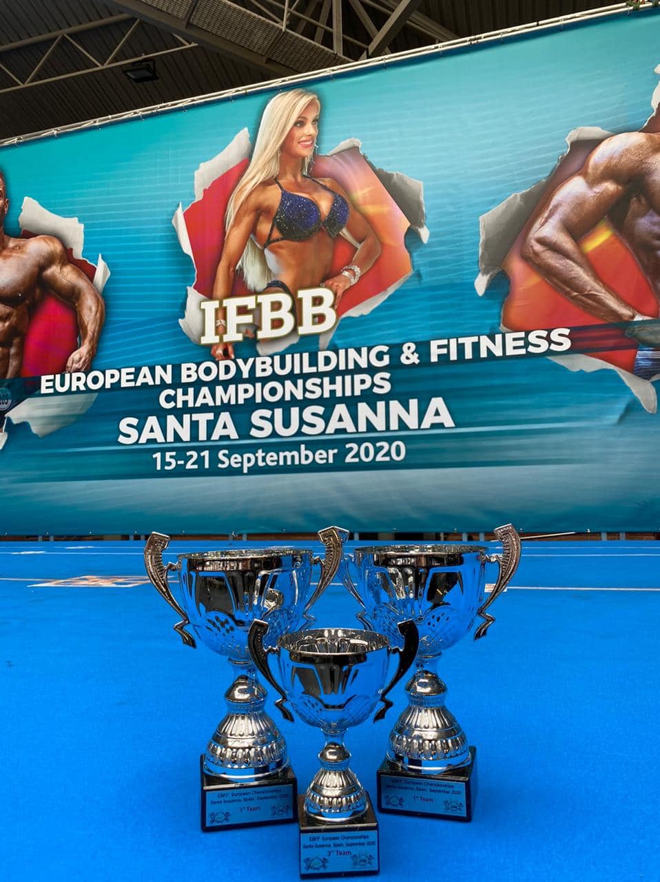 Фото кубків, який взяли українці на IFBB (Фото – Facebook – Dmytro Kuleba)