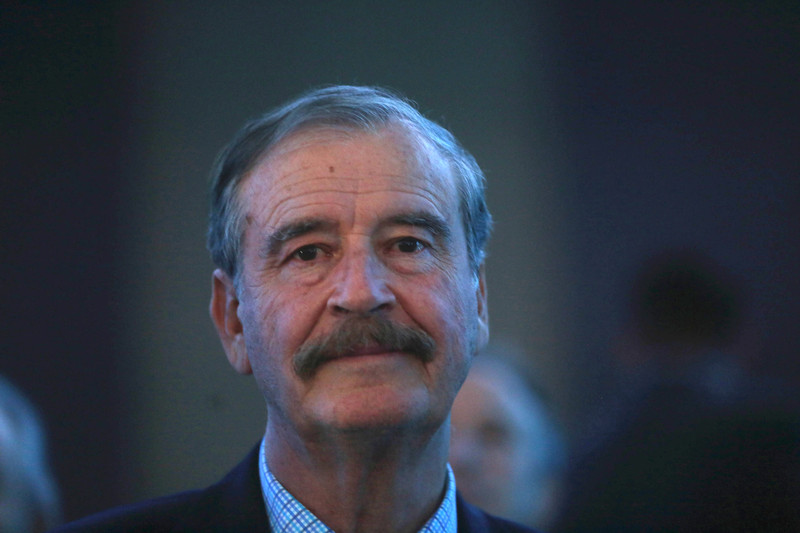 Лукашенко тайно провозгласился, но его не признают. Вот еще семь абсурдных ситуаций