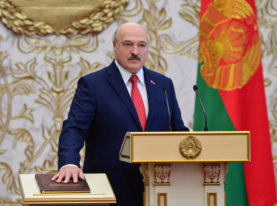 Инаугурация Лукашенко, катастрофа Ан-26 и тайник Эскобара на $18 млн: новости недели