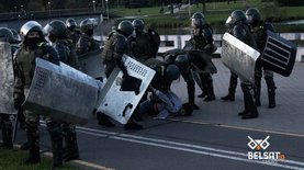 В Минске силовики разгоняют протестующих водометами и жестко задерживают: видео