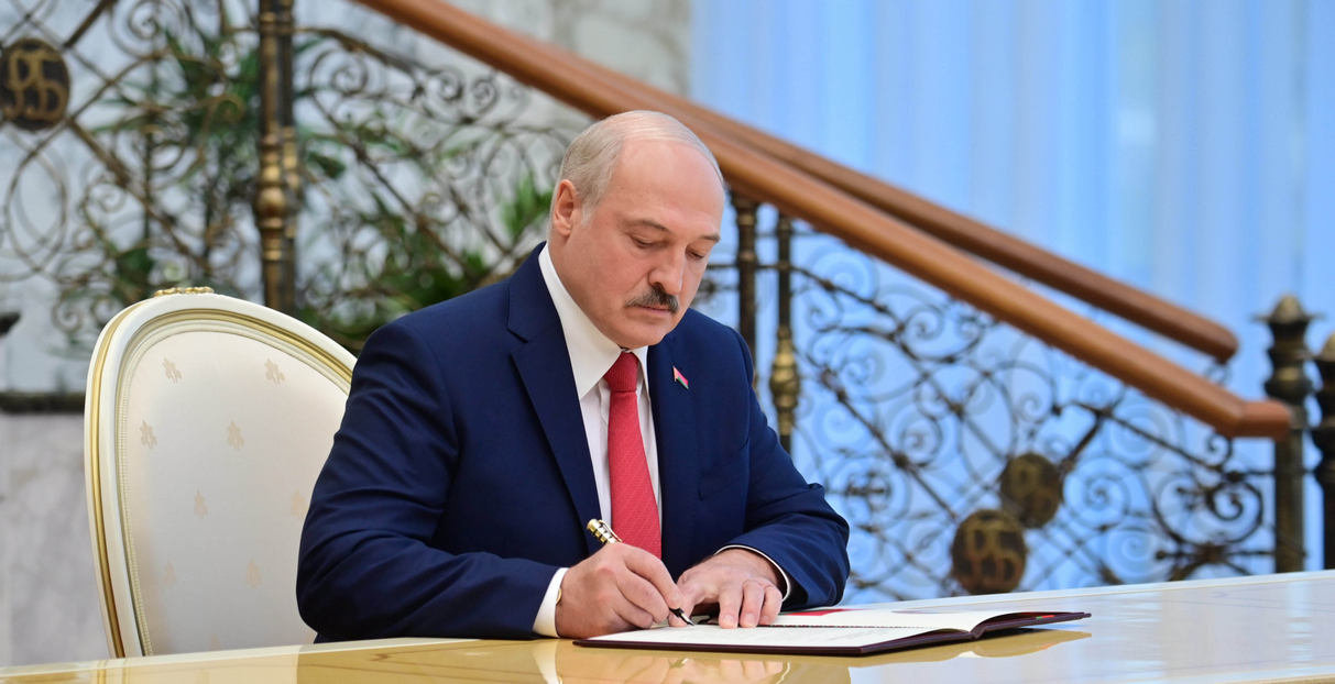 Бизнес-неделя: санкции от Лукашенко, США отпускают Северный поток-2, новый глава Привата