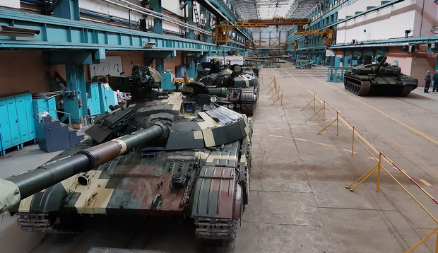 Украинской армии передали новую партию танков "Булат": фото на заводе