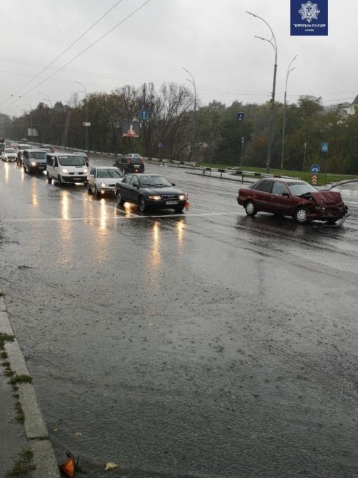 Iz Za Silnogo Dozhdya V Kieve Zatopilo Bolee Desyati Ulic Foto Novosti Ukrainy Kiev Liga Net