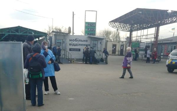 Станица Луганская 23 октября (фото – LIGA.net) Станица Луганская 23 октября