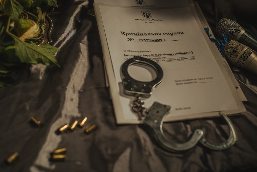 Згадали в кліпі і Андрія Антоненка, проти якого завели кримінальну справу нібито через вбивство Павла Шеремета. Фото Олексій Чарей