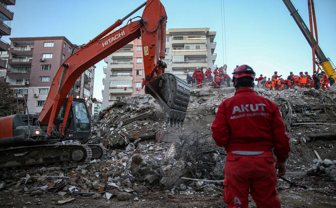 Смертоносное землетрясение в Турции: 81 погибший, около 1000 пострадавших – фоторепортаж