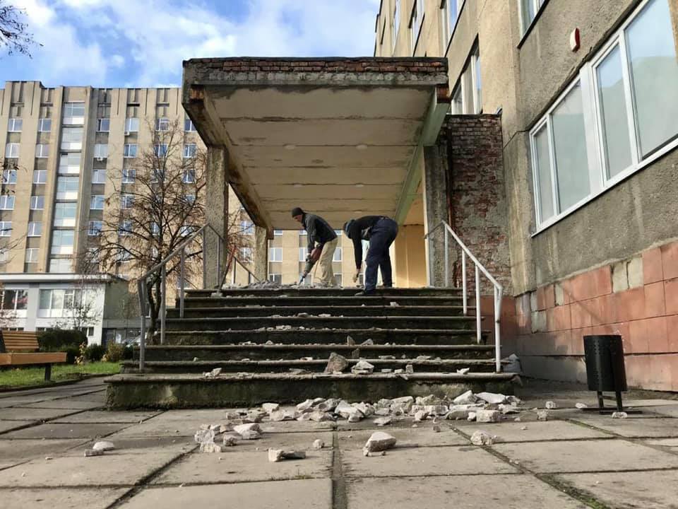 Корпус на половину орендував медичний коледж. Фото – Олег Самчук