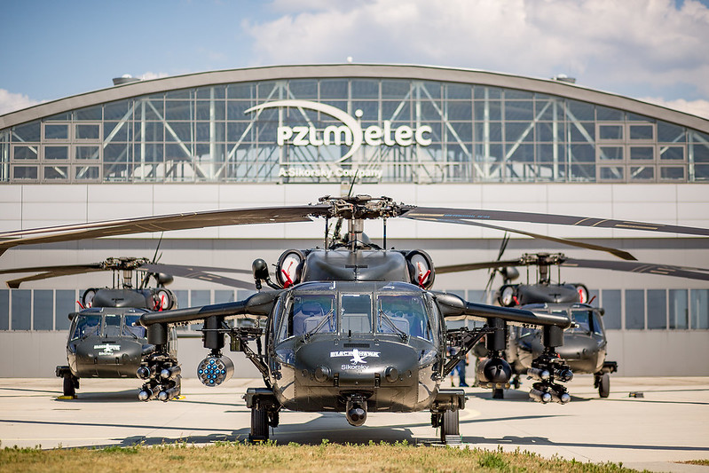"Руслан" доставил на Филиппины сразу пять вертолетов Black Hawk из Польши: фото