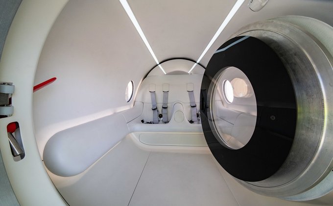 Первые пассажиры протестировали Hyperloop: фото