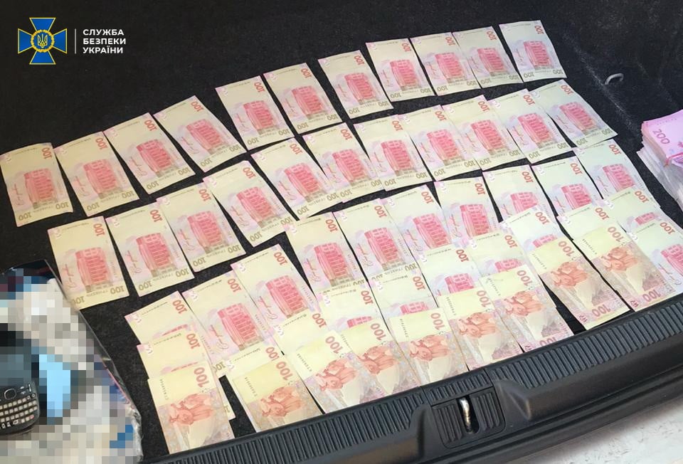 Фото: facebook.com/SBU.Office.in.Zakarpatska.Oblast Выборы прошли две недели назад, а главу ОТГ от Слуги народа уже подозревают в коррупции