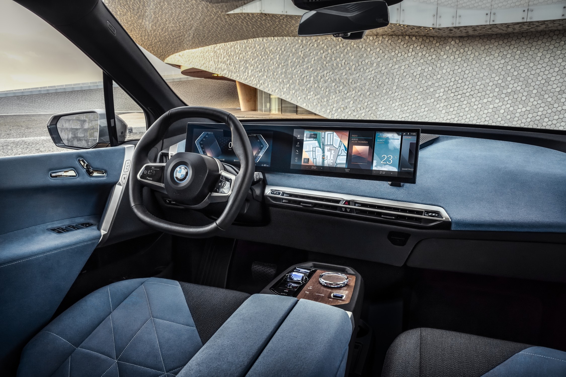 Электрокар BMW iX (Фото: пресс-служба BMW Group)