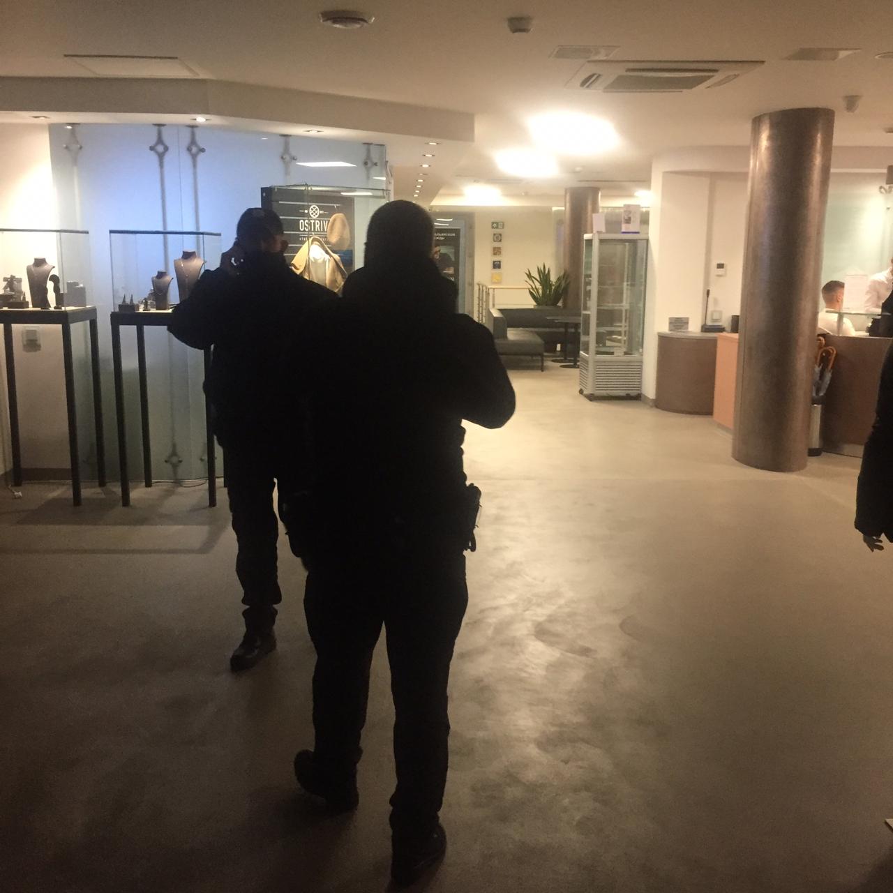 Полиция приехала в клуб 5 элемент (Фото: Нацполиция) Полиция приехала в клуб 5 элемент (Фото: Нацполиция)