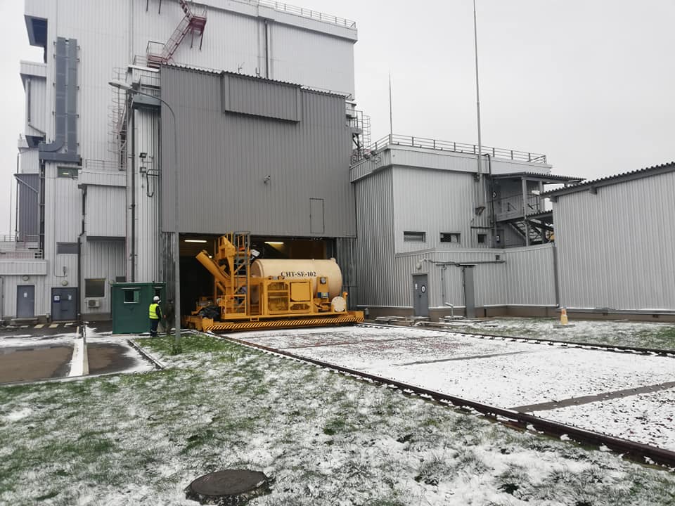 Ядерное топливо с ЧАЭС начали загружать в новое хранилище: фото