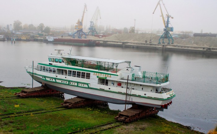 Киевский завод отремонтировал четыре прогулочных судна: фото