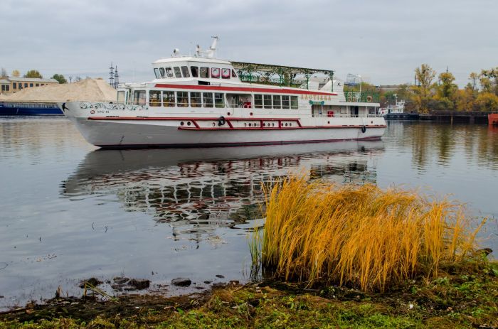 Киевский завод отремонтировал четыре прогулочных судна: фото