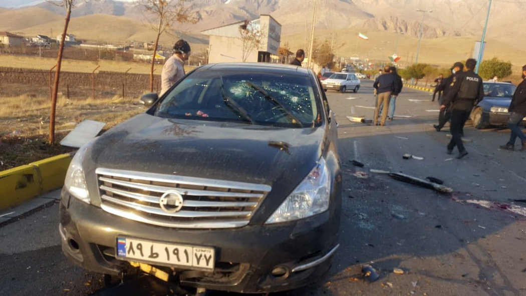 Место убийства Мохсена Фахризаде (Фото: EPA-EFE/IRIB) Место убийства Мохсена Фахризаде (Фото: EPA-EFE/IRIB)