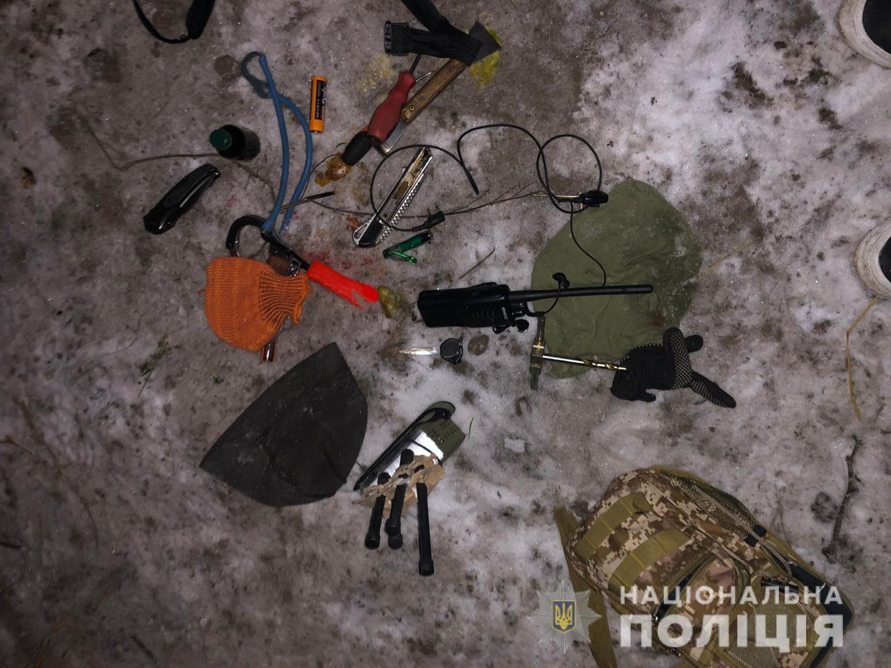 Фото – пресс-служба полиции Киевской области Под Киевом произошла перестрелка КОРДа с ОПГ: в спецназ бросили гранату – видео