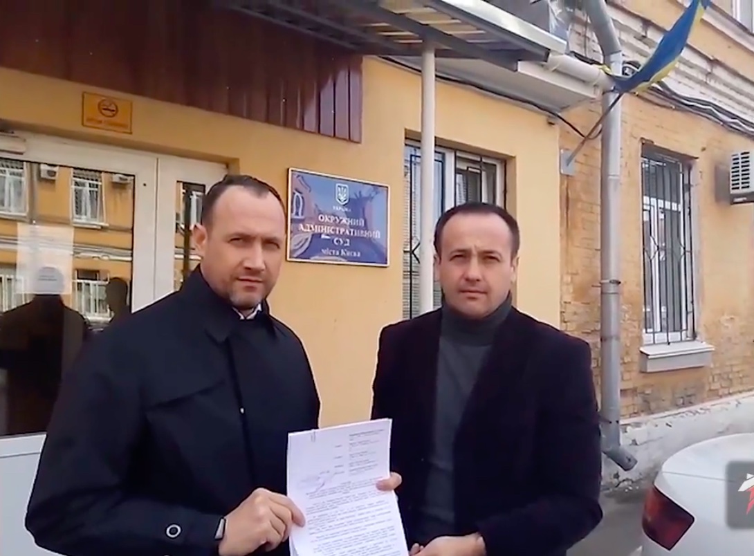 Андрей Карпенко и Сергей Доротич (фото – скриншот видео) Андрей Карпенко и Сергей Доротич (фото – скриншот видео)