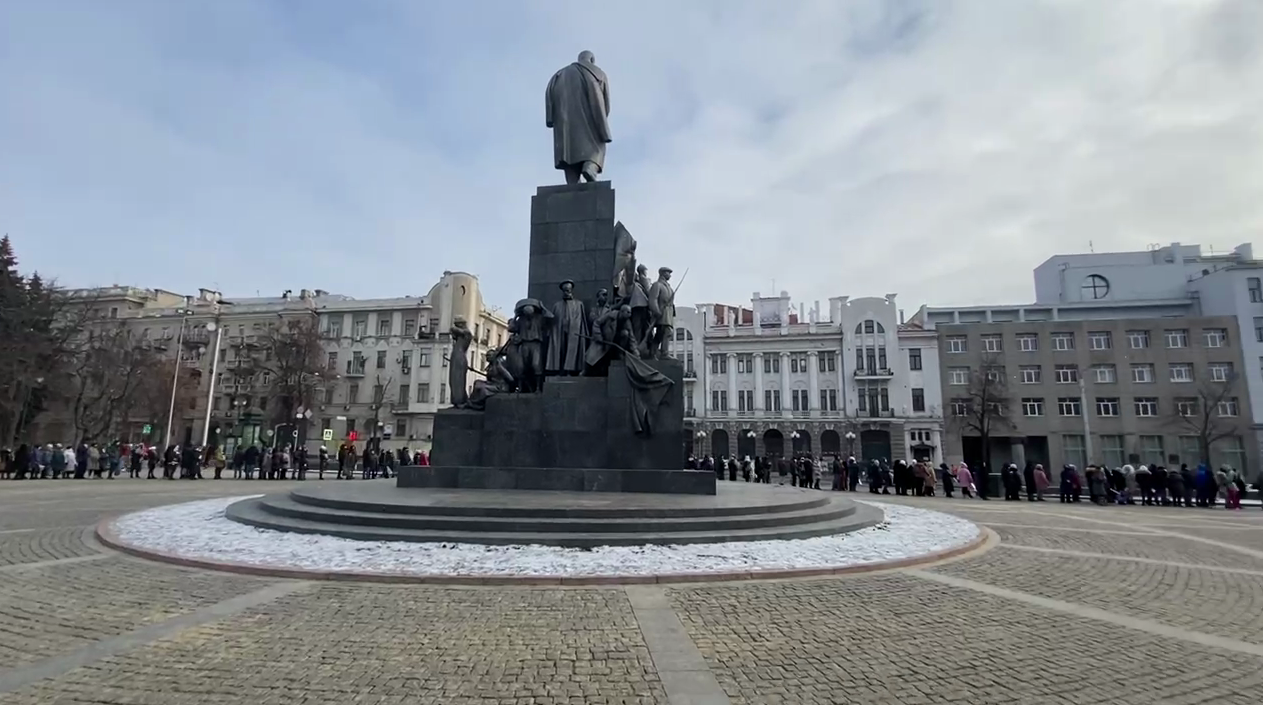 Прощание с Кернесом (Фото – Status Quo) Полиция утверждает, что на прощание с Кернесом пришли более 100 000 человек