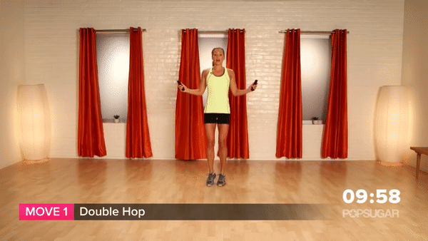 Фрагмент з відео POPSUGAR Fitness Кардіо тренування вдома зі скакалкою: топ-5 вправ для схуднення