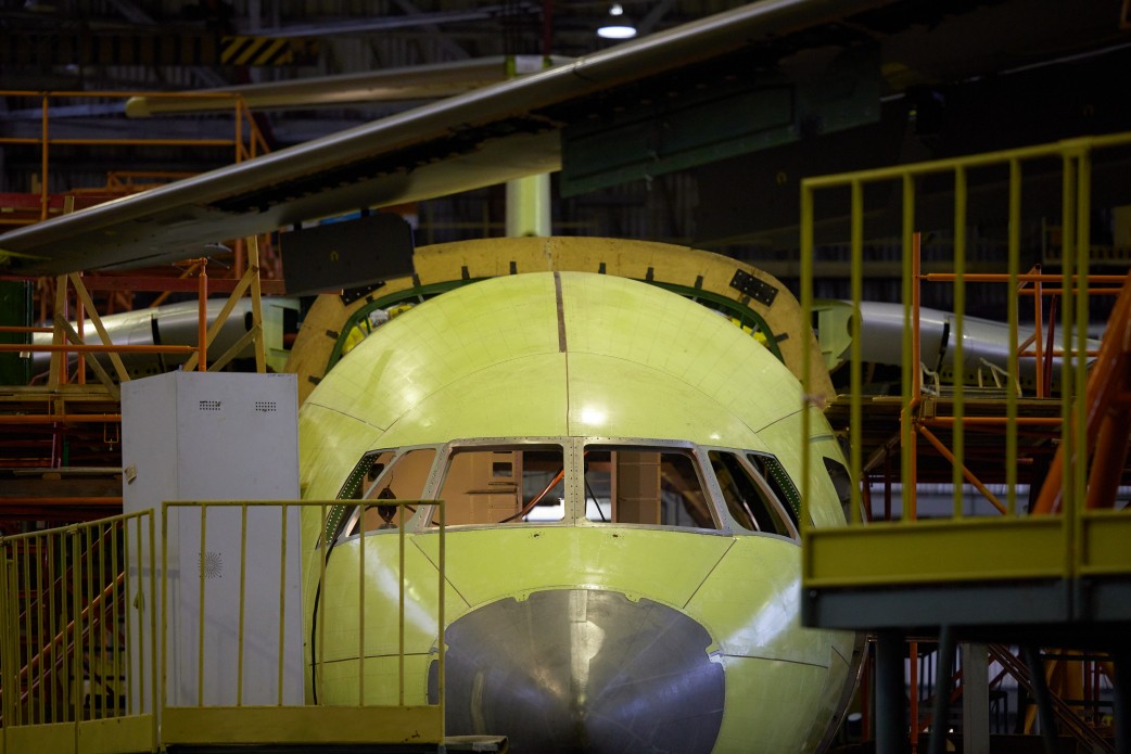 Минобороны пообещало перед Зеленским купить три самолета Ан-178: фото