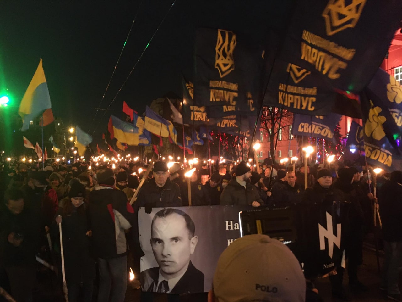 Шествие в честь дня рождения Степана Бандеры (Фото – 24 канал) В Киеве прошло факельное шествие в честь дня рождения Бандеры – фото, видео