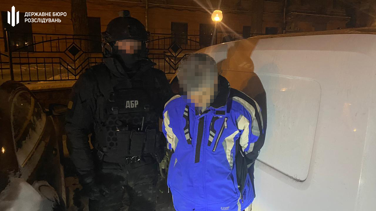 Задержание экс-помощника нардепа (фото – ГБР) Задержан экс-помощника нардепа. Обещал трудоустроить в Офис Зеленского за $200 000 – ГБР