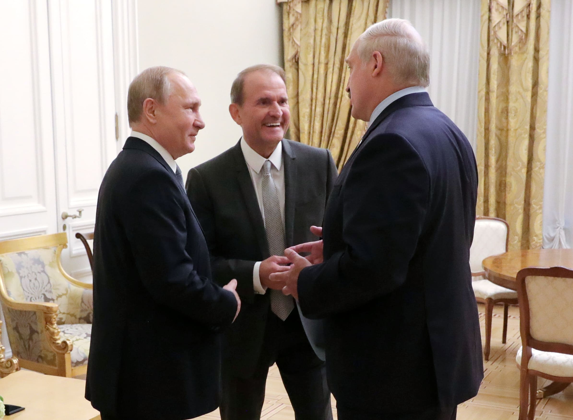Владимир Путин, Виктор Медведчук и Александр Лукашенко (фото – Михаил Климентьев/EPA)