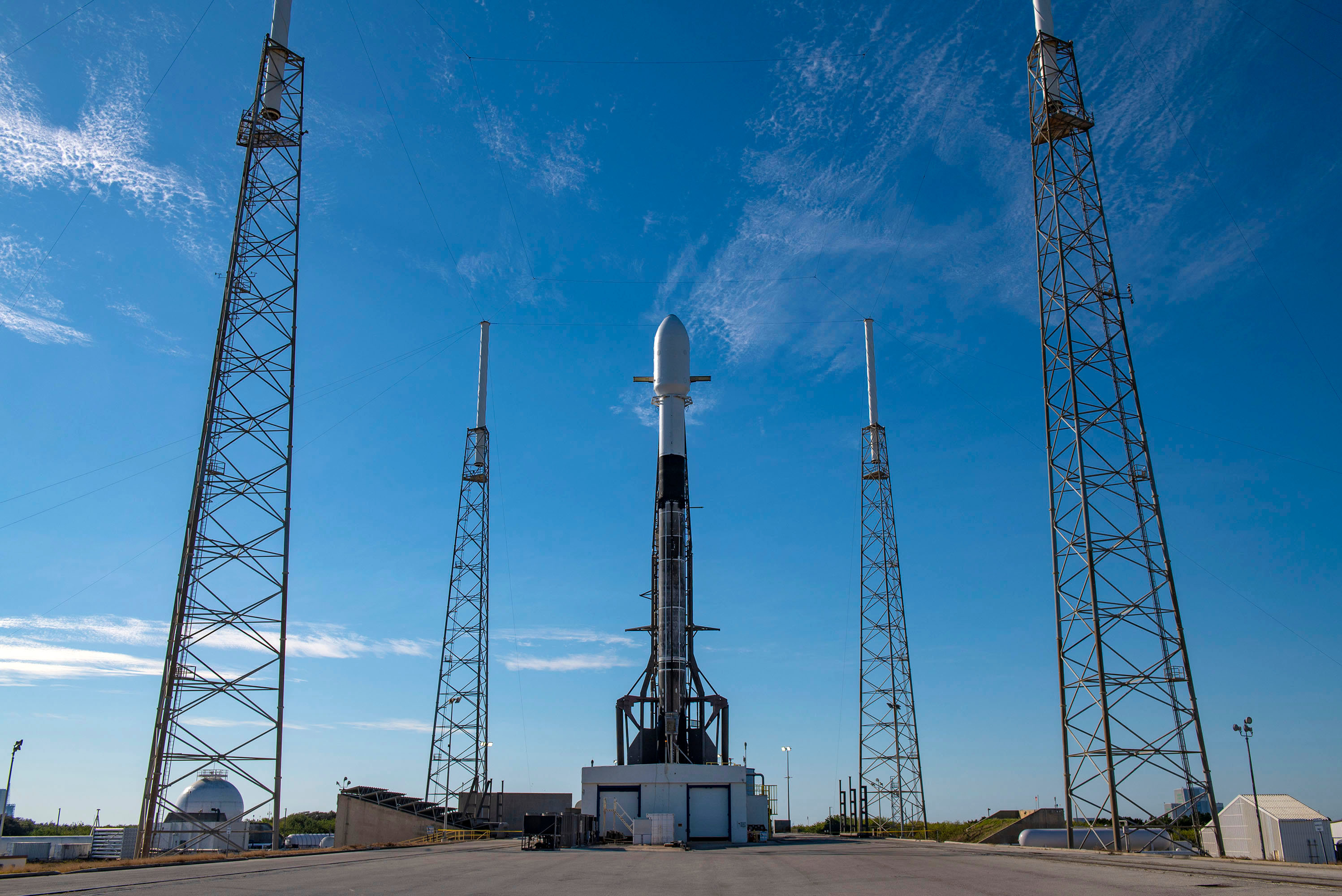 Нажмите выше, чтобы увеличить (фото — SpaceX) Нажмите выше, чтобы увеличить (фото — SpaceX)