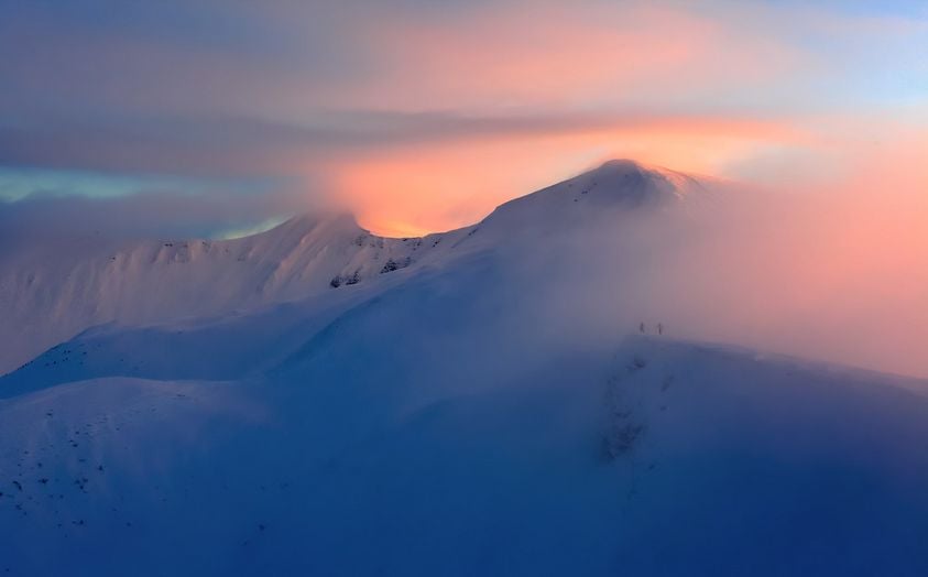 Карпаты укрыл почти метровый слой снега: фото зимней сказки в горах