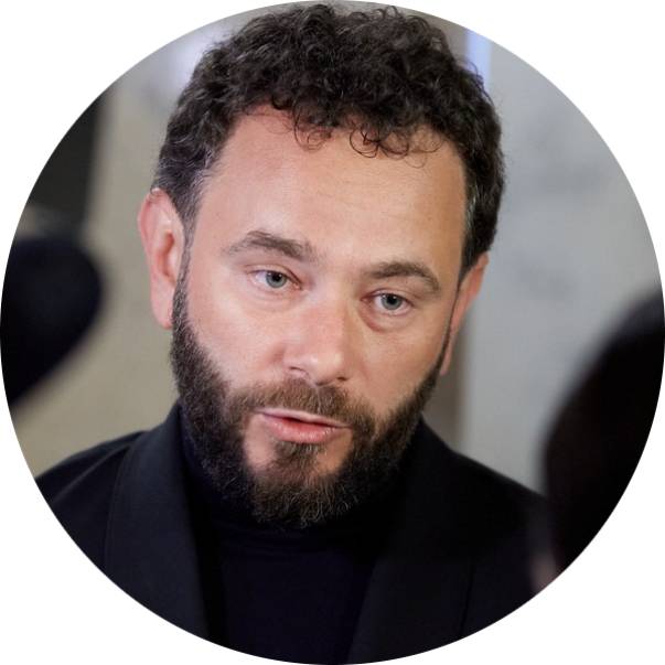 Не только Дубинский. Шесть депутатов, которых исключили из фракции СН: когда и за что
