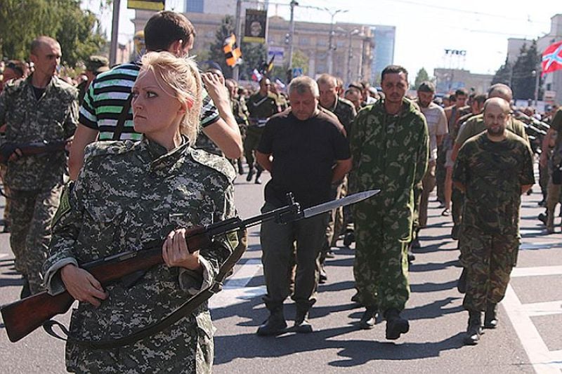 Боевик в Донецке (Фото: facebook.com/bilozerska) Боевик в Донецке (Фото: facebook.com/bilozerska)