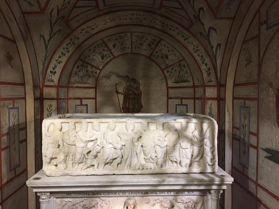 Фото: facebook.com/basilica.santi12apostoli Археологи опровергли подлинность мощей Святого Иакова из римской церкви Санти-Апостоли