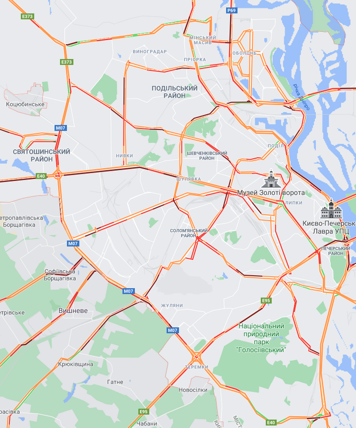 Пробки на правом берегу Киева – скриншот с Google Maps Киев третий день стоит в пробках из-за снегопада, общественный транспорт ходит без графика